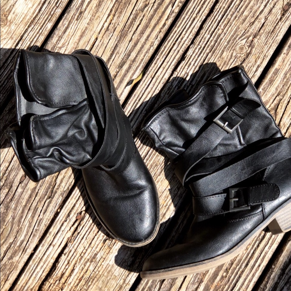 size 8 black boots